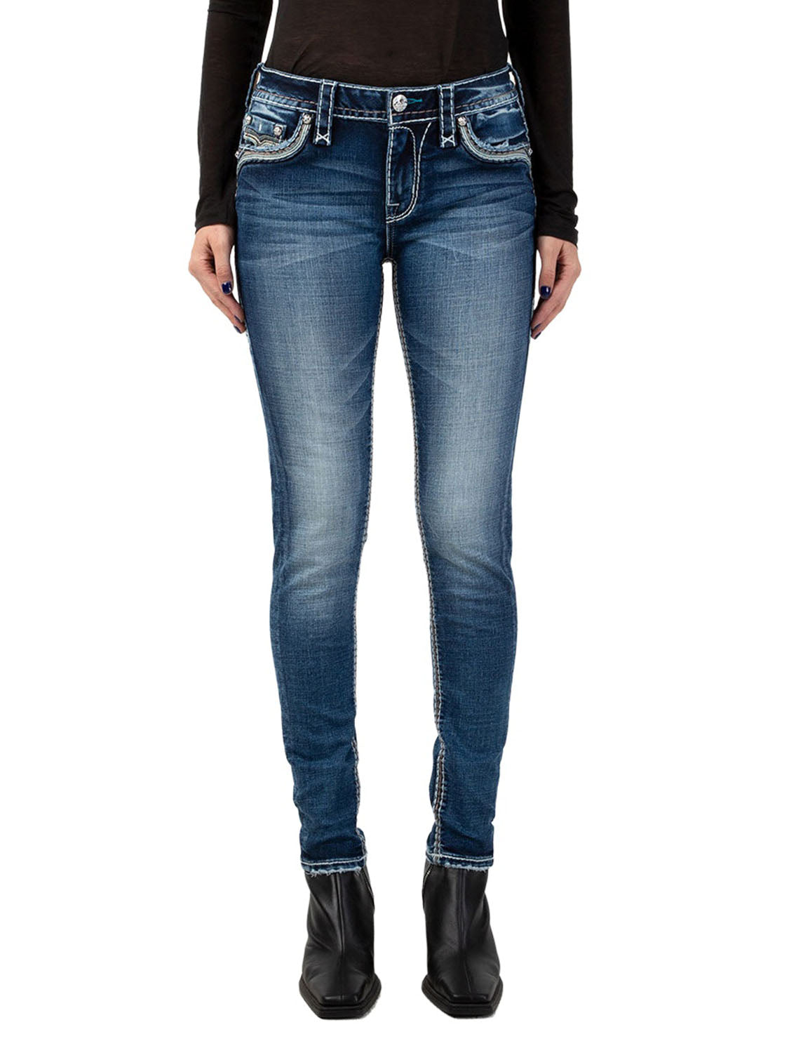 RP2709S202 02 RP2709S202 Vorne mit Model Weiss