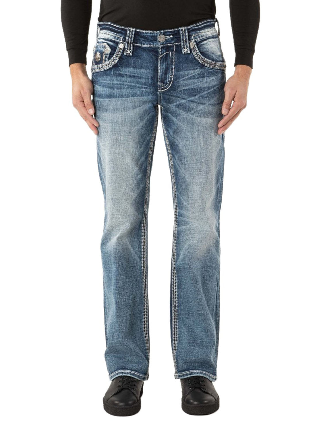 RP3918B206 Jeans Vorderansicht mit Model auf weißem Hintergrund