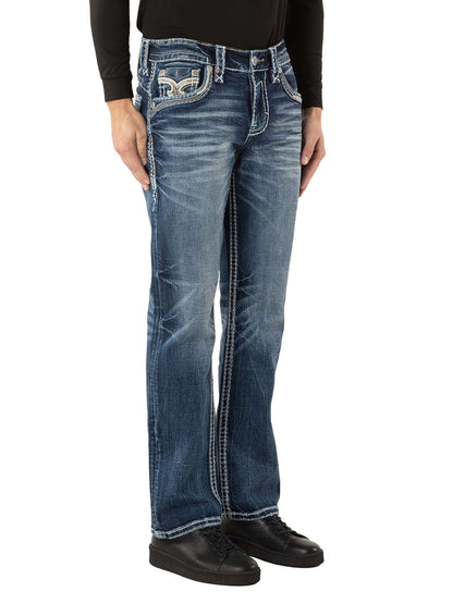 JADYN B202 Jeans – 45-Grad-Ansicht am Model auf weißem Hintergrund