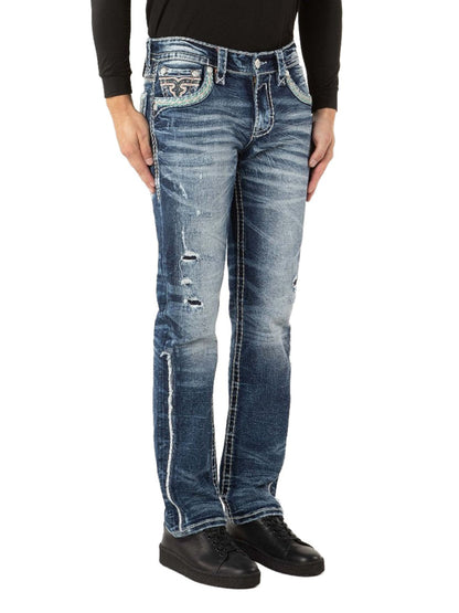 JAKUB J202 Jeans – 45-Grad-Ansicht am Model auf weißem Hintergrund