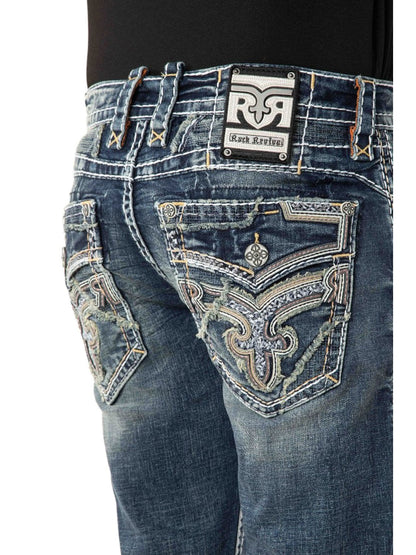 RP3839J207 Jeans Detail der Gesäßtasche auf weißem Hintergrund