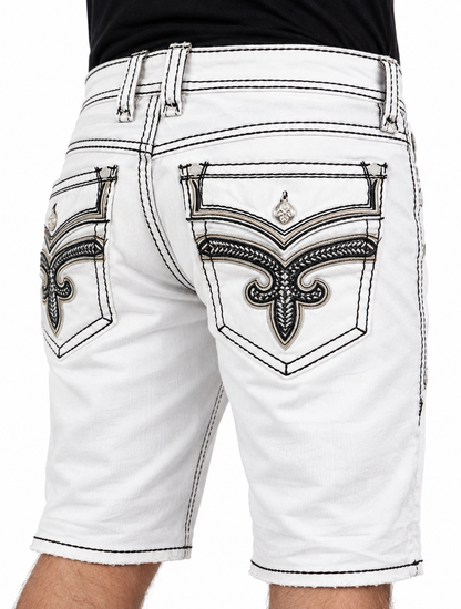 RP5630H200 weiße Denim-Shorts, Hintertaschen am Model auf weißem Hintergrund