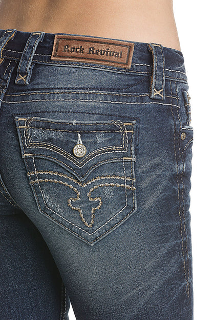 Dunkelblaue Bootcut-Jeans mit Ziernähten und Lederetikett am Bund.