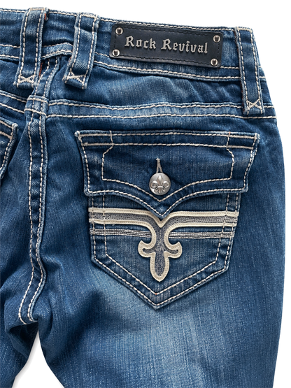 Rock Revival Tori T13 Damenjeans – Detail der Rückentasche mit Stickerei und Label